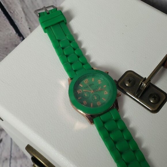 Green Geneva Watch - Picture 1 of 4